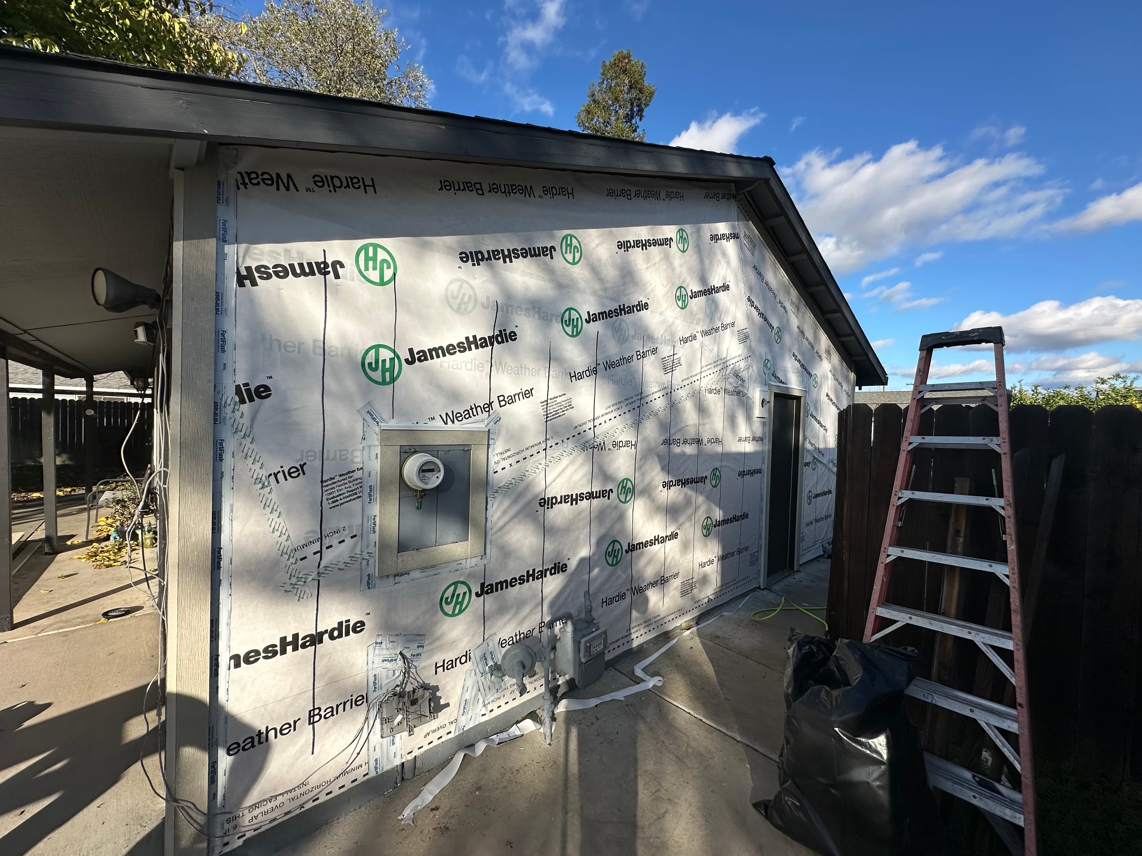 James Hardie fiber cement siding installation on Sacramento home by NorCal Exteriors
