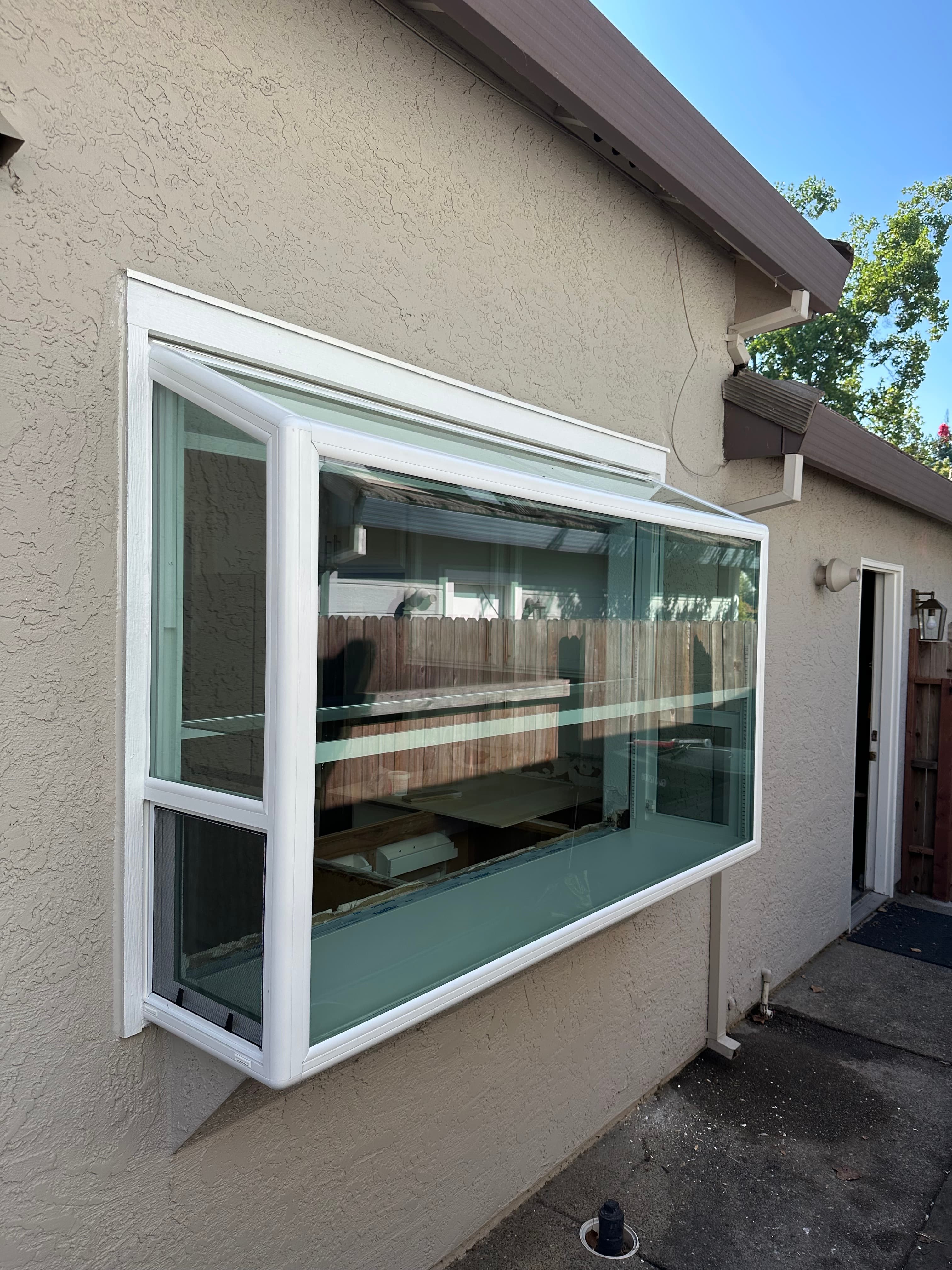 Large picture window replacement by NorCal Exteriors in Sacramento, CA